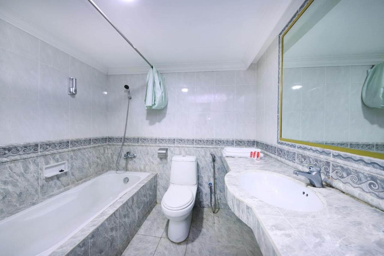 Oyo 805 Hotel Run Star Куала-Лумпур Экстерьер фото